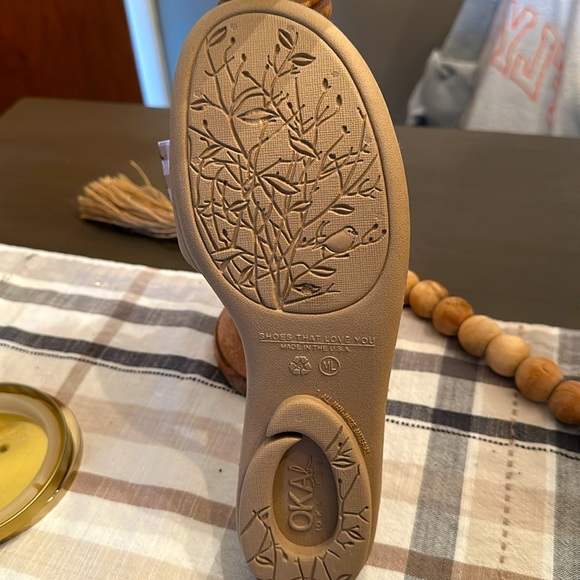 Oka-B Slide Sandals Bows. NWOT - Picture 5 of 7